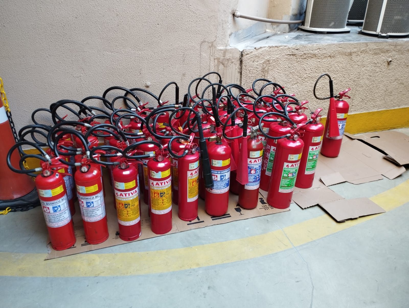 Manutenção e recarga de extintores de incêndio